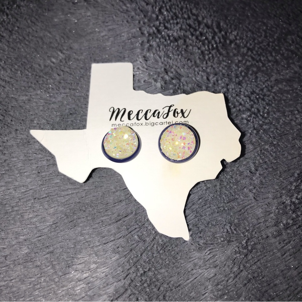NWT white sparkly Mecca Fox earrings